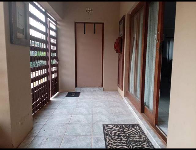 3 BEDROOM PROPERTY TO RENT IN PALM BEACH